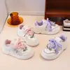 Zapatos para Niña 2026 Primavera y Otoño Nuevos Zapatos Deportivos Infantiles Casuales Versátiles Zapatos Blancos Ligeros Transpirables Tenis para Niña