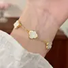Pulsera de Trébol a la Moda, Sencilla, de Lujo Ligero, Elegante, Diseño de Nicho Único y Exquisito, Versátil para el Uso Diario y para Ir al Trabajo