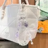Cadena para Teléfono de Fresa de Cristal Iridiscente con Lazo de Pedrería Brillante, Correa de Muñeca Antiperdida, Llavero Encanto de Bolsa Femenino