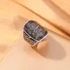 Venta Directa de Fábrica Anillo Abierto Retro de Acero Inoxidable Grabado de Banda Ancha para Hombre Accesorio de Personalidad de Moda Joyería para el Dedo