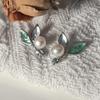 Aretes Estilo Coreano para Mujer, Artísticos y Frescos, Aretes de Perla con Diseño de Hoja Esmaltada, Aguja de Plata 925, Joyería Simple al por Mayor