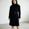 Abrigo de lana 2026 otoño e invierno nuevo estilo, textura de lujo ligero, de un solo pecho, corte holgado, con cinturón para atar, de longitud media, cárdigan plisado