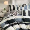 Conjunto de cama simples de algodão puro de quatro peças, lençol de algodão estilo fresco novo, capa de edredom, protetor de colchão, conjunto de três peças para dormitório