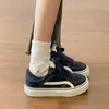 Zapatillas negras de suela gruesa para mujer, nueva colección primavera/otoño 2026, estilo coreano, únicas y poco comunes, zapatillas blancas, mocasines casuales para estudiantes