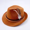 Chapéu de feltro cinza alemão para jazz, chapéu de feltro não tecido para Oktoberfest com pena, fabricante atacadista de cartolas para palco