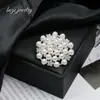 Broche grande de pérola alfinete de diamante feminino corsage anti-luz alto senso casaco sobretudo terno acessórios atacado transfronteiriço