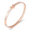 Pulsera de Acero de Titanio para Celebridad de Internet TikTok Letra V Nácar Blanco Diseño Nicho Lujo Ligero Color Ins Pulsera sin Joyería