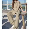 Diseño de Moda Casual Simple y Versátil con un Ambiente Perezoso y Relajado, Conjunto de Camisa de Manga Corta y Pantalón Largo de Color Sólido para Hombre de Nicho