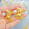 Colgante de sirena de Perla Dorada de Vietnam Collar para mujer celebridad de Internet Latón chapado Joyería de temperamento al por mayor
