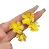 2024 flores ricas ~ flores ricas sensación de alta gama textura metálica retro aretes de flor aretes franceses exagerados dorados