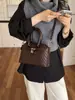 2026 Bolso de Mano Cruzado al Hombro de Textura Simple Casual Versión Coreana, Elegante y Moderno para el Trabajo, Bolso Tipo Concha para Mujer