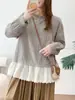 Blusa de manga larga con cuello de encaje estilo japonés y panel de encaje de lunares para mujer, otoño 2026, casual, corte ajustado