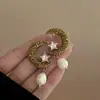 Brincos de Pérola Lua e Estrela com Inlays de Diamantes em Prata, Brincos Retrô Elegantes, Luxo Acessível, Brincos de Nicho de Alta Qualidade para Mulheres