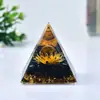 Fábrica de artesanías para decoración de escritorio de oficina en casa con grava de pirámide de cristal de resina epoxi de comercio exterior transfronterizo