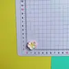 Flor Dorada Púrpura de Dos Colores Flor de Huevo Accesorios de Resina Pinza de Pegamento Cremoso Funda para Teléfono Móvil Agujero Decorativo Caja de Almacenamiento para Zapatos Parche