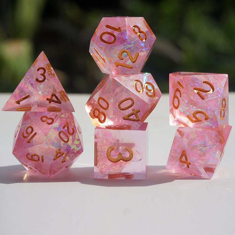 透明尖角加金箔骰子