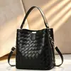 2026 Bolso Cubo Nuevo Estilo Coreano Patrón Tejido Simple para Mujer, Bolso Tote de Gran Capacidad para el Trabajo, Bolso de Mano Texturizado y Bolso Cruzado