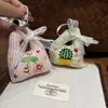 Lindo colgante de bolsa de tela de dibujos animados nuevo con lazo de encaje, decoración de diseño de bolsa de compras, accesorio de mochila al por mayor