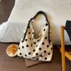 Bolsa casual de lunares de gran capacidad para mujer, nuevo modelo 2026, ligera y versátil, adecuada para el trabajo, bolso de hombro, bolsa de lona, bolsa tote