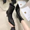 Decoração de Metal Moda Tendência Bico Fino Novo Estilo Moda Botas Skinny Salto Agulha 2026 Botas Femininas Outono Botas Curtas