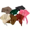 ¡Todos necesitan uno! Bufanda triangular de punto de color liso, estilo retro coreano, un accesorio casual para mujer