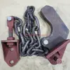 Accesorios para camiones de volteo: cadena de portón trasero, gancho de cierre automático, hierro forjado, acero al manganeso, gancho de puerta trasera Longma y accesorios para camiones volquete utilizados para transportar residuos y tierra