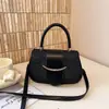 2026 Nova Bolsa Feminina Simples de Nicho Moda Bolsa de Ombro Único para Sobrancelha Bolsa Quadrada Pequena Casual Bolsa Transversal Design de Nicho