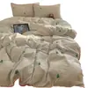 Conjunto de Roupa de Cama Floral Bordada Fresca e Simples de Quatro Peças, Lençol de Algodão Lavado, Conjunto de Roupa de Cama para Quarto Principal Estilo Ins de Três Peças