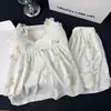 Conjunto de Pijama de Algodón con Textura de Nube para Mujer, Verano, con Sujetador Incorporado, Sensación de Alta Gama, Se Puede Usar al Aire Libre, Conjunto de Ropa para el Hogar con Top de Tirantes y Shorts de Dibujos Animados