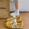Zapatos de Entrenamiento Alemanes Rojos de Cuero Genuino para Mujer, Nuevo Estilo Primavera/Verano 2026, Zapatos Deportivos Casuales que Aumentan la Altura, Zapatos de Forrest Gump