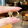 Brincos de porco com zircônia cúbica e pérolas, banhados a ouro real, leves e luxuosos, para mulheres, com design geométrico sutilmente adornado em estilo francês, perfeitos para o dia a dia.