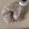 Scrunchie de Cetim Perolado Coreano com Strass, Suave e Elegante para Rabo de Cavalo e Coque, Acessório de Cabelo