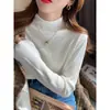 Camisa básica feminina de gola semi-alta, camada interna elegante, novo suéter de malha popular de lã para outono e inverno, suéter preto slim-fit