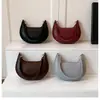Nova Bolsa de Ombro Meia-Lua Simples e Estilosa Outono 2026, Versátil de Ombro Único, Bolsa Feminina da Moda de Alta Qualidade