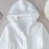 Roupão de Banho Infantil com Capuz Cor Sólida Off-White, Roupa de Casa Grossa de Flanela para Meninos e Meninas, Absorvente e Quente com Tiras para Amarrar para Bebês