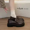 Mocassins Femininos 2026 Outono Novo Estilo Britânico Sapatos de Solado Grosso Estilo Old Money Versátil Marrom Uniforme JK Sapatos Pequenos de Couro Outono