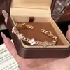 Estilo Tiktok Lujo Ligero Moda Simple Exquisito Flor de Circonita Microincrustada Pulsera Fresca Dulce Joyería Floral