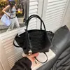 Bolso de mano tipo cubo de diseño de moda transfronterizo para mujer, nuevo diseño coreano de nicho, bolso de hombro y bandolera para el día a día
