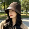 Sombrero de pescador de retazos de lana con ala de cuero PU estilo vintage para mujer, versión coreana, liso retro, de nicho, único, sensación de alta gama