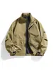 Chaqueta de trabajo retro para hombre para el trayecto diario, decoración de bolsillo con solapa, silueta holgada, casual y desenfadada