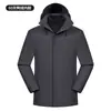Colección de otoño e invierno: conjunto de ropa de trabajo para exteriores de dos piezas con bolsillos tridimensionales curvos en los brazos, personalizable con un logotipo; chaqueta para deportes al aire libre y montañismo