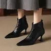 Botines bajos Melard vintage de piel de oveja con corte en V, botines cortos estilo francés de punta con tacón de 7.5 cm para mujer