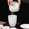 Juego de Té Kung Fu Personalizado de Porcelana Blanca Dehua con Tazón de Tapa de Tres Piezas, Taza de Compartir de Vidrio, Juego Pequeño, Juego de Regalo, Personalización Corporativa