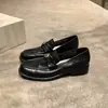 Piel de caballo lavada al agua~Zapatos de charol genuino con suela gruesa de camelia para mujer, retro, puntera redonda, hebilla dorada pequeña, zapatos de cuero pequeños, tacón grueso, zapatos de vestir