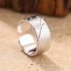 Anillo de apertura de amor de acero inoxidable popular europeo y americano, personalidad femenina, línea de hip hop, corazón cruzado, anillo de acero de titanio al por mayor