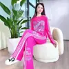 Roupa para Reduzir a Idade: um Conjunto Completo de Roupas de Primavera, Conjunto Casual Esportivo de Moletom e Calça de Cintura Alta em Cor Contrastante Rosa Vibrante, Tendência e Descolado, Peça Única para Mulheres