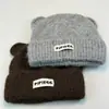 Nuevo Gorro de Punto de Oso Lindo para Mujer en Otoño e Invierno Estilo Coreano Versátil Cálido Protección para las Orejas Gorro de Lana Protección contra el Frío en Exteriores Mostrando Rostro Pequeño