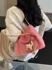 Bolsa de Pelúcia da Moda para Mulheres 2025 Nova Bolsa Tote Tendência Bolsa de Ombro Tendência Bolsa de Ombro de Pelúcia Estilo Coreano Transfronteiriça