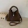 Bolso Cubo Casual de Moda Nueva de Invierno Diseño de Nicho Bolso de Hombro Único Cruzado 2026 Bolso Personalizado de Moda para Mujer