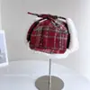 Gorro Lei Feng Grueso Cálido a Cuadros Forrado de Lana para Otoño e Invierno para Mujer, Gorro de Protección para Orejas para Ciclismo de Otoño e Invierno, Gorro Ecuestre de Moda para Viajes al Aire Libre